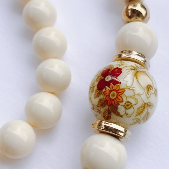 VTG Mid Century Japan Cream Floral Beaded Necklace Gold Tone Spacers 50s Lucite - Picture 8 of 14